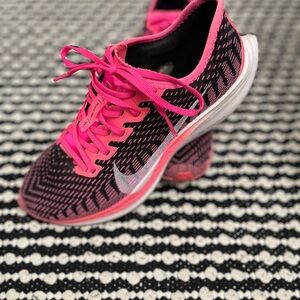 RARE Women's Hot Pink Nike Pegasus Turbo 2 Athletic Shoes - Size 8M